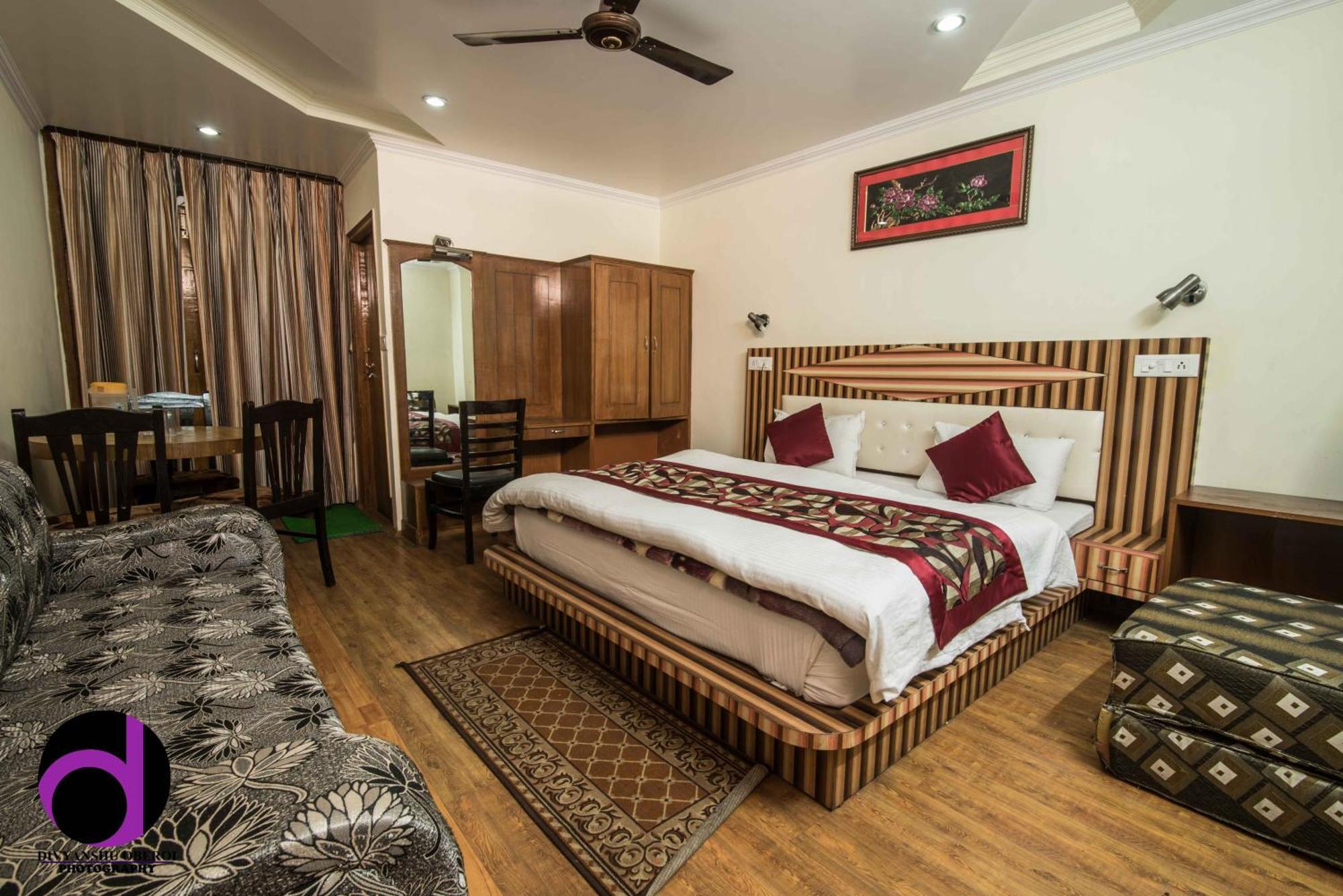 Moon Hotel Mallital, Near Nainital High Court מראה חיצוני תמונה